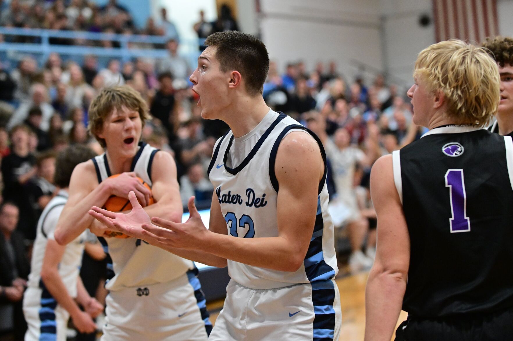 Mater Dei vs Breese Central